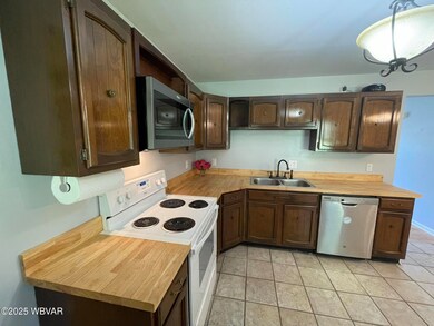 1061 Cloverton Dr, Columbia, PA 17512 - photo 7