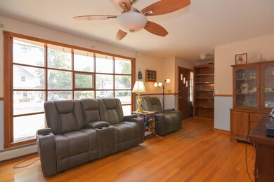 12 Oliver St, Easthampton, MA 01027 - photo 3