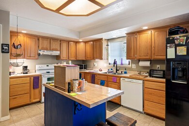 448 W Old unit 91, Parowan, UT 84761 - photo 7