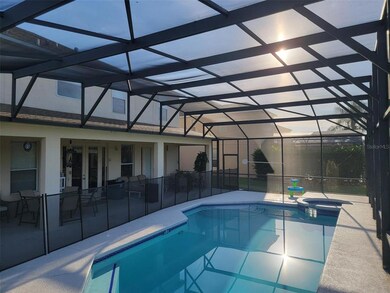 Pool, Neighbors have privacy hedges