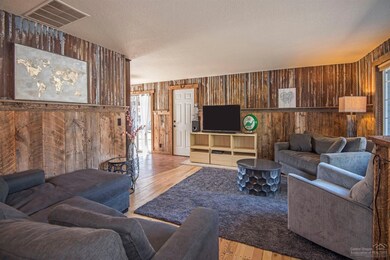 20687 Whitecliff Cir, Bend, OR 97702 - photo 4