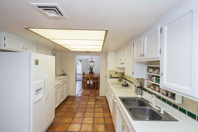 10240 N Valle Del Oro Dr, Tucson, AZ 85737 - photo 5