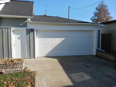 312 W Green St, Butler, IN 46721 - photo 5