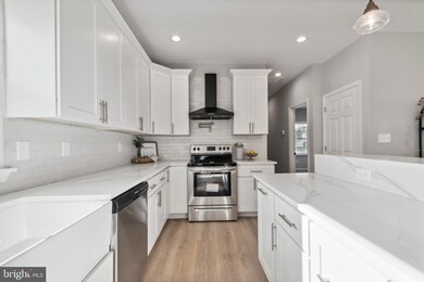 243 Alden Ave, Morrisville, PA 19067 - photo 6