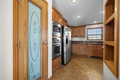 707 Fox Tail Dr, Minot, ND 58701 - photo 7