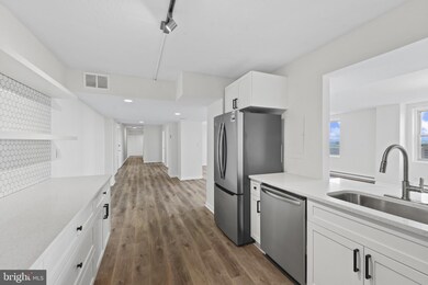 St. Paul at Chase Condominiums unit 2203, Baltimore, MD 21202 - photo 3