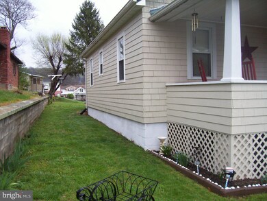 107 Pierpont St, Petersburg, WV 26847 - photo 4