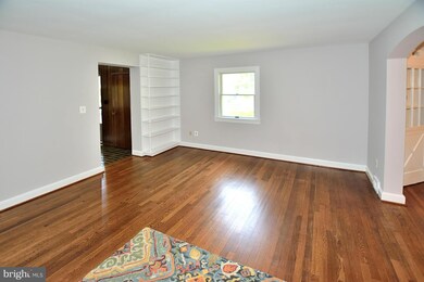 129 N Abingdon St, Arlington, VA 22203 - photo 6