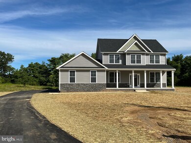 320 Chalcedony Dr, Martinsburg, WV 25404 - photo 2