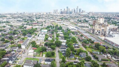 903 Oakhurst St unit 1, Houston, TX 77023 - photo 2