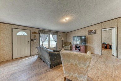 1025 Green Tree Dr, Weatherford, TX 76087 - photo 2