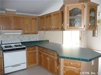Kitchen HUGE Breakfast Bar Counter