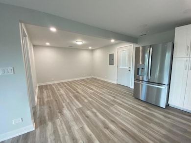 unlisted-address, Schaumburg, IL 60193 - photo 5