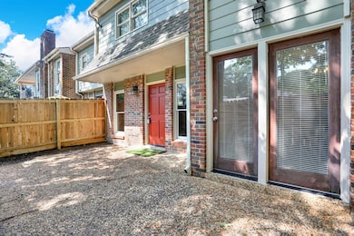 697 S Belvedere Blvd unit B, Memphis, TN 38104 - photo 2