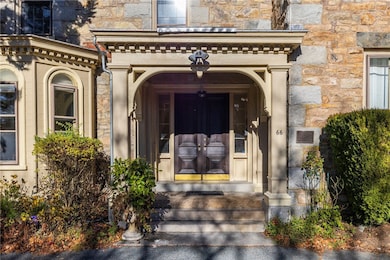 66 Webster St unit 9, Newport, RI 02840 - photo 3