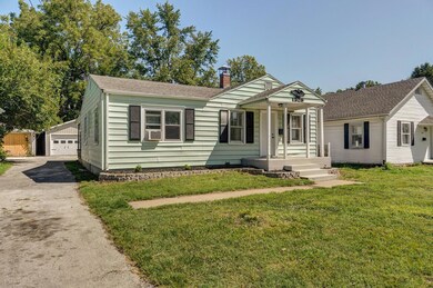 1329 E Pacific St-3