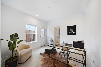 718 W Donovan St unit F, Houston, TX 77091 - photo 7