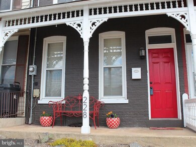 228 Maple St, Columbia, PA 17512 - photo 3