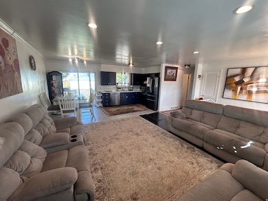 547 E Pioneer Ave, Sandy, UT 84070 - photo 6