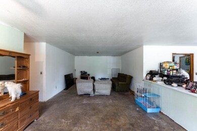Home on 19 Acres004