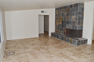 Living Rm 1