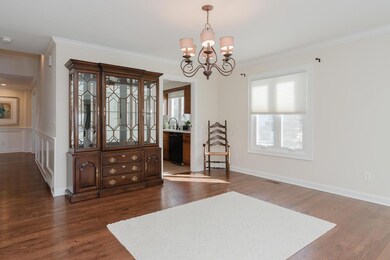 Bennington Woods dining room