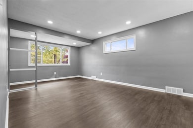 429 Elwood Dr, Pittsburgh, PA 15235 - photo 7