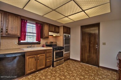 502 E Grand St, Nanticoke, PA 18634 - photo 3