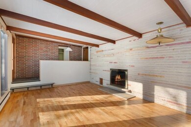 05_19077ThreeOaksRd_165_LivingRoom_LowRe