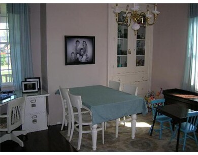 Dining Room. Built-Ins