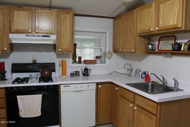 112 Mountain Springs Rd, Milford, PA 18337 - photo 6