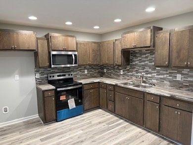 419 W Waggoner St, Tullahoma, TN 37388 - photo 2