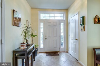 12906 Wood Crescent Cir, Herndon, VA 20171 - photo 3