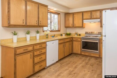 3725 Keeler Ave, Eugene, OR 97401 - photo 7