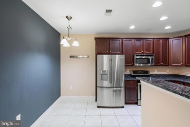 9720 Holmes Place unit 202, Manassas Park, VA 20111 - photo 6