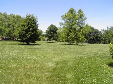 781 Stoneleigh Dr, Frankfort, KY 40601 - photo 4