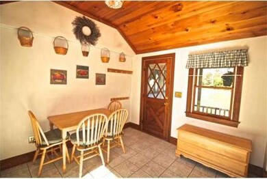 207 Old Common Rd, Lancaster, MA 01523 - photo 2