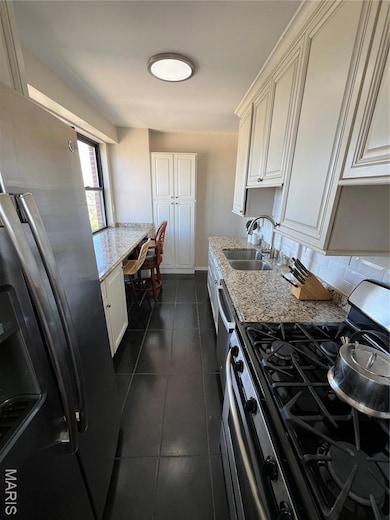 Executive House Apartments unit 23C, Saint Louis, MO 63108 - photo 7