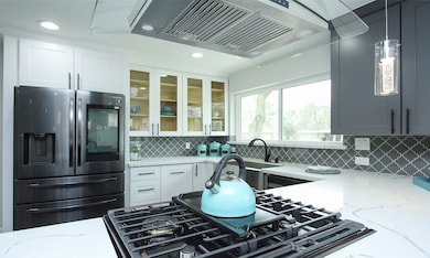 2119 Hewitt Dr, Houston, TX 77018 - photo 3