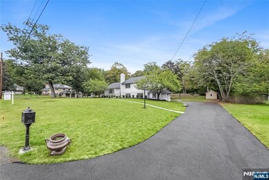 15 Sunrise Ln, Upper Saddle River, NJ 07458 - photo 2