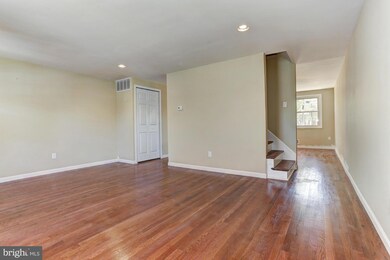 1037 Foxcroft Ln, Essex, MD 21221 - photo 3