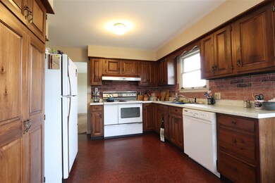 767 Thaddeus Stevens Rd, Peacham, VT 05862 - photo 2