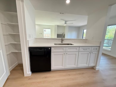 13339 Water Oak Ln unit B, Austin, TX 78729 - photo 6