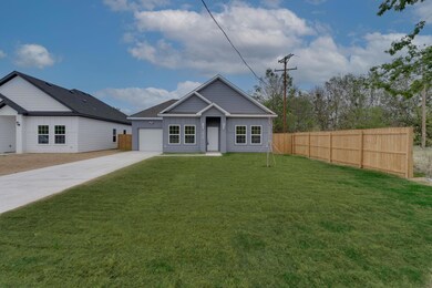 1010 S Smith St, Ennis, TX 75119 - photo 2