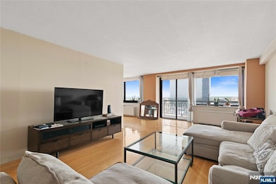 River Ridge unit 21J, Fort Lee, NJ 07024 - photo 6