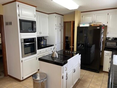 285 Evergreen Rd, Fitzgerald, GA 31750 - photo 5