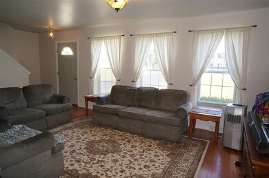 21 Oxford Dr, Saratoga Springs, NY 12866 - photo 4