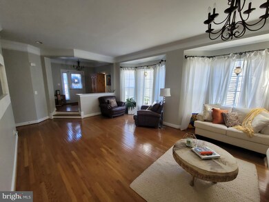 9058 Roaring Spring Loop, Bristow, VA 20136 - photo 2