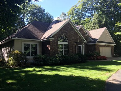 15316 Timber Ridge Ln, Holland, MI 49424 - photo 2