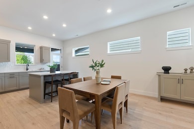 MD07-Steen-N-Classic-DiningRoom (2)